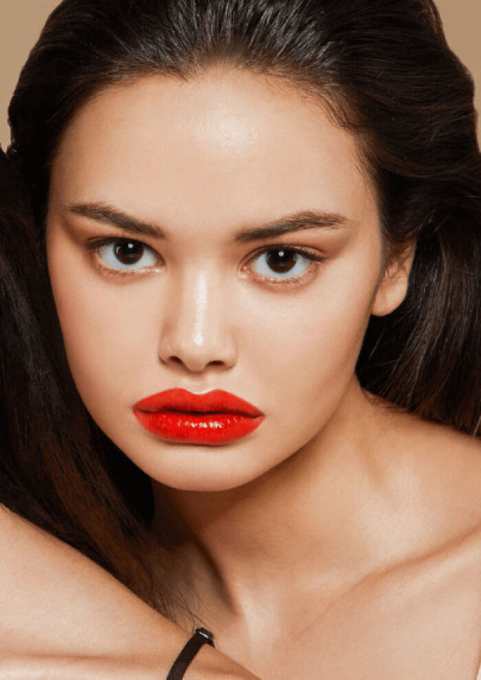 Este anuncio de un tinte de labios es un poco exagerado 
