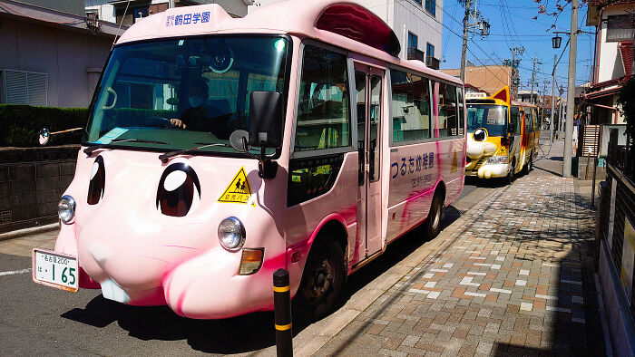 Los autobuses del jardín de niños en Japón 