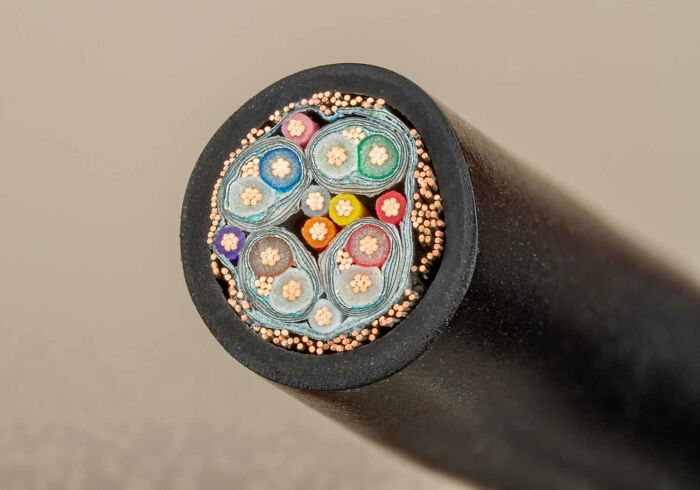 El interior de un cable HDMI