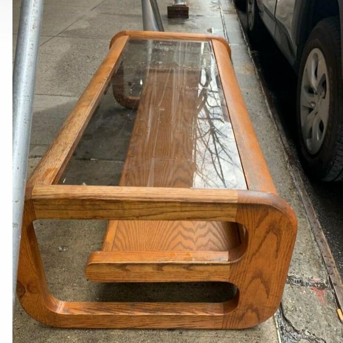  Una increíble mesita de café en la Calle E 90, cerca de la Avenida 2