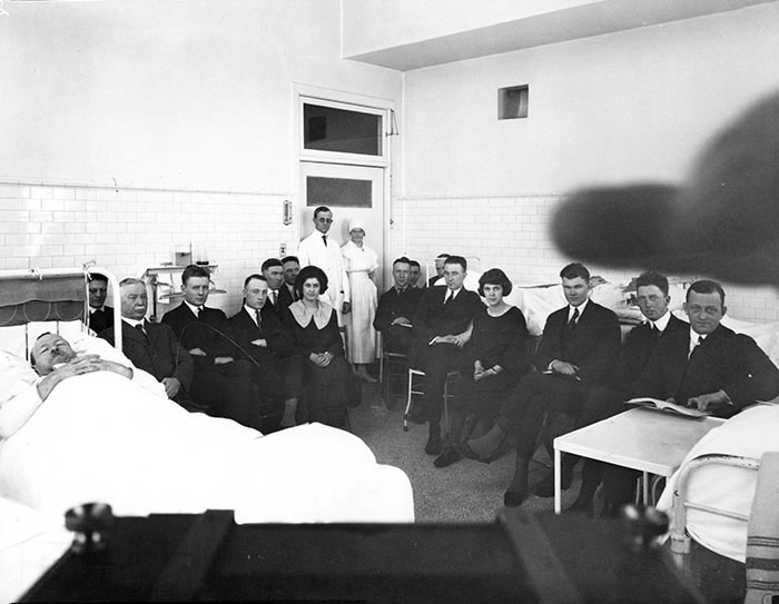 Estudiantes de medicina en el Clinical Club, 1923