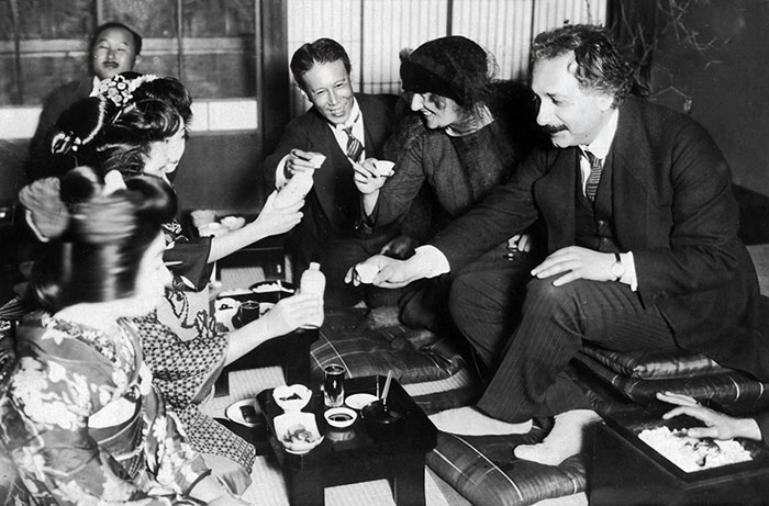 Albert y Elsa Einstein en Japón con anfitriones locales, 1922