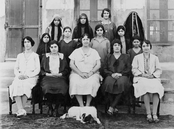 Una escuela para mujeres en la Península Arábiga, Bahréin
