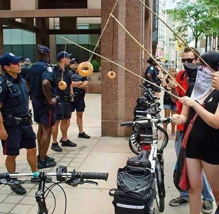 50 Of The Most ‘Blursed’ Images That Are As Blessed As They’re Cursed
