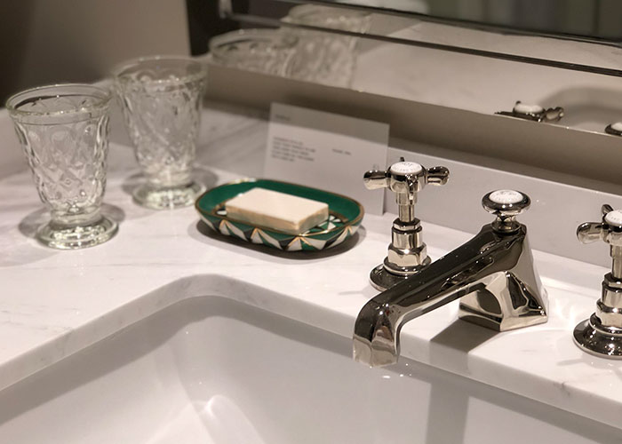 7 Cosas que no deberíamos tocar en los hoteles