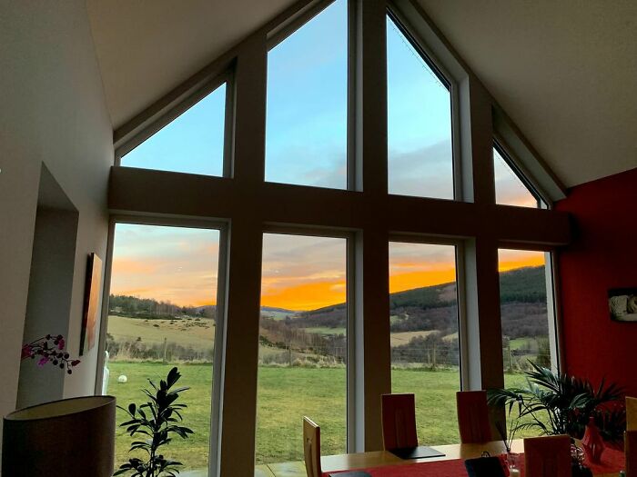 Tenía que compartir este hermoso amanecer desde la ventana de mi cocina en la bella Escocia 