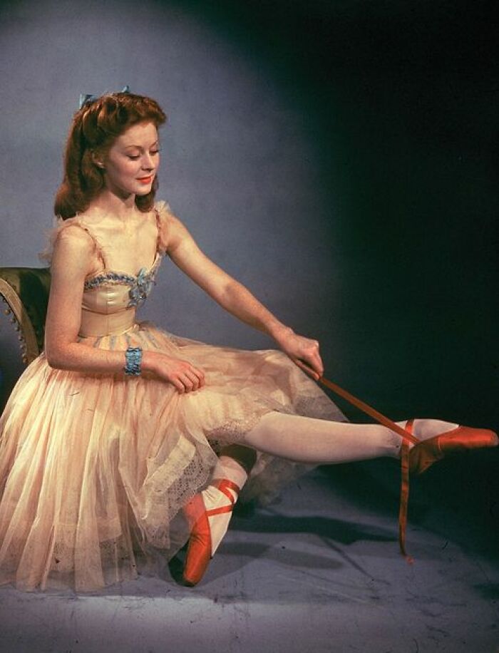 1948 - La bailarina escocesa Moira Shearer interpreta a la bailarina Victoria Page en la película clásica 