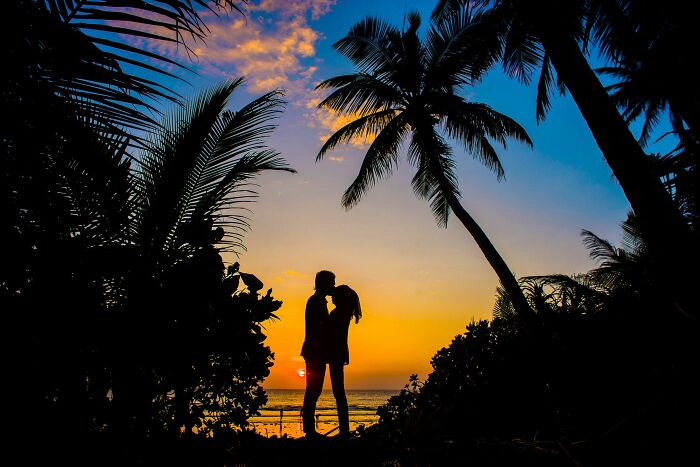 Estas 18 personas compartieron sus experiencias al estar en una relación con alguien con el que tenían una gran diferencia de edad