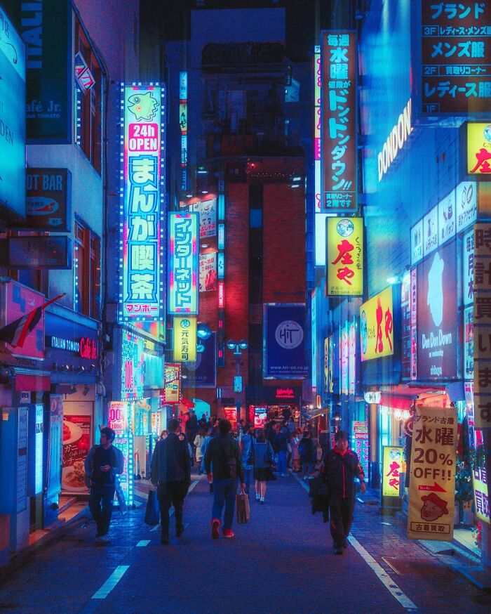 I Explored The Night Alleys Of Tokyo Under Neon Lights, And Here Are 30 Images That I Took