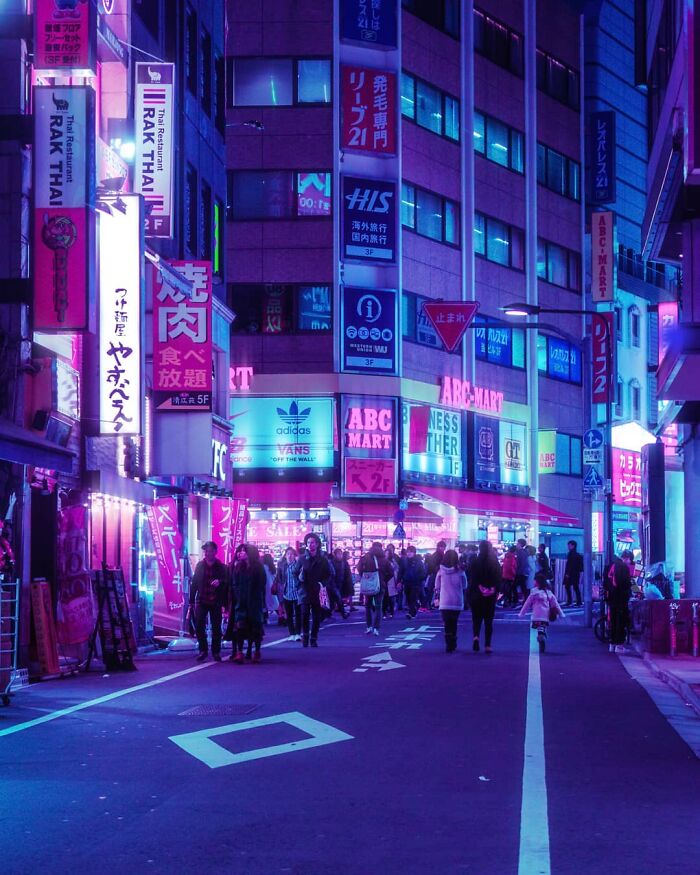 I Explored The Night Alleys Of Tokyo Under Neon Lights, And Here Are 30 Images That I Took