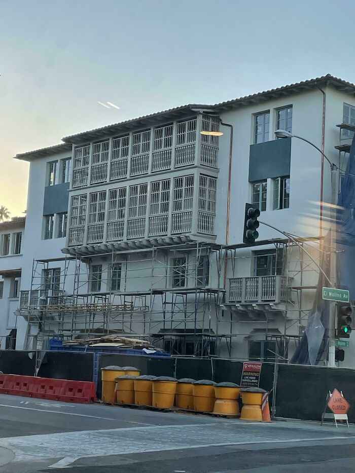 Lujosos apartamentos de estilo carcelario / colonial español