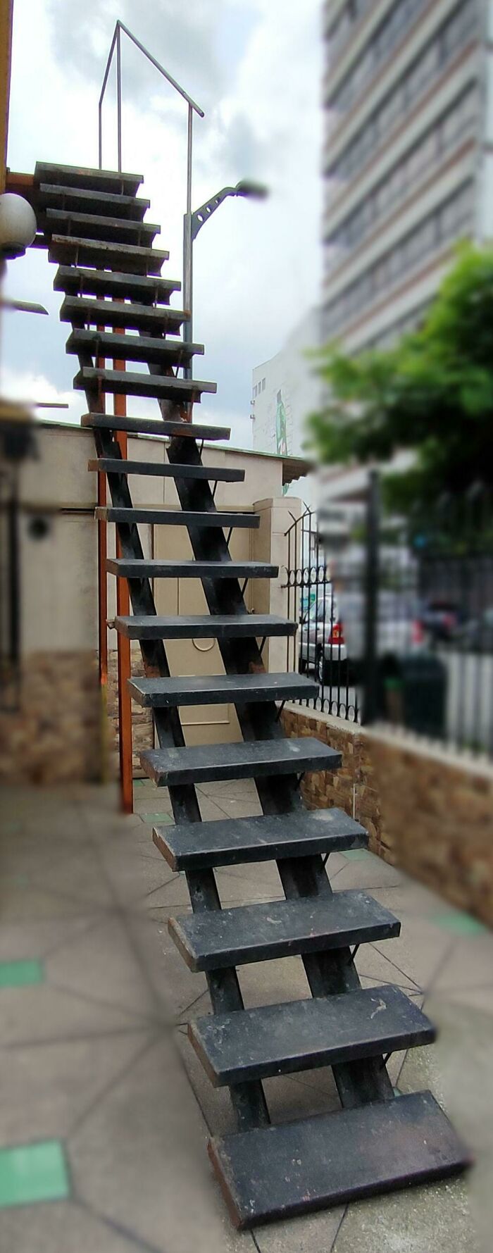 Esta escalera me da escalofríos