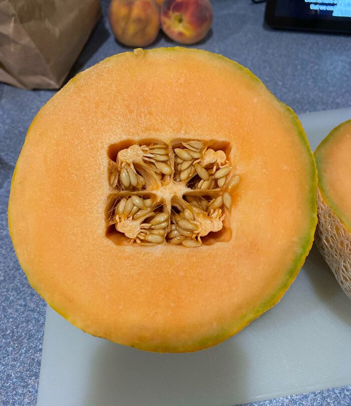 Corté un melón y su interior era cuadrado 