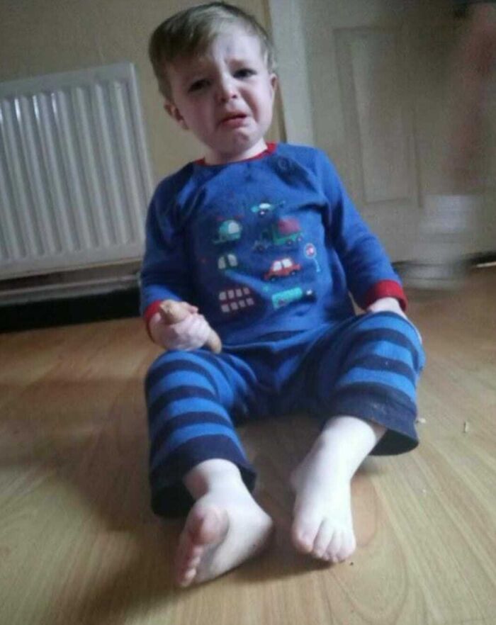 “Why My Kid Is Crying”: 49 Hilariously Stupid Parenting Stories Shared On This Facebook Page
