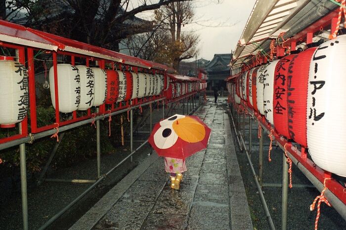 40 New Photos That Show What Daily Life In Japan Looks Like By Photographer Shin Noguchi