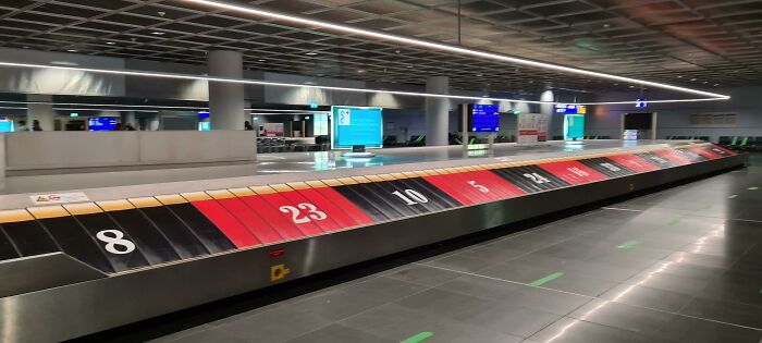 Hay un minijuego de ruleta en la recogida de equipajes del aeropuerto de Fráncfort