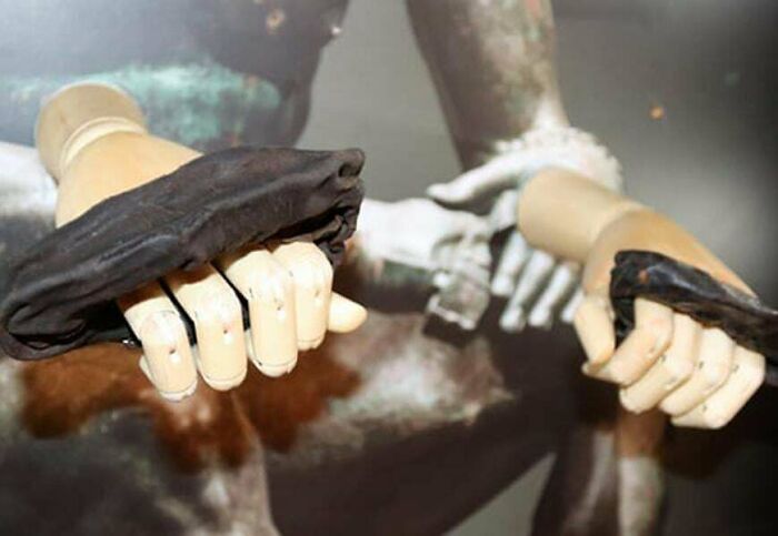 El único ejemplo que se conserva de los guantes de boxeo romanos 