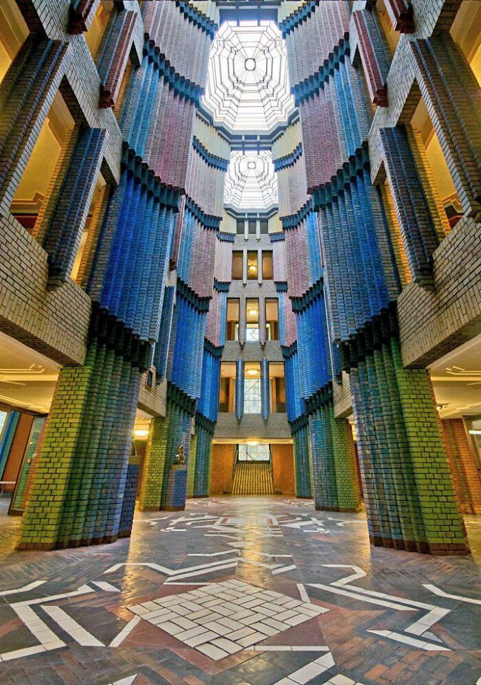 Edificio de administración técnica Hoechst, Frankfurt-Hochst, diseñado por Peter Behrens