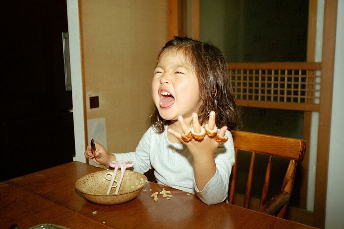 40 New Photos That Show What Daily Life In Japan Looks Like By Photographer Shin Noguchi