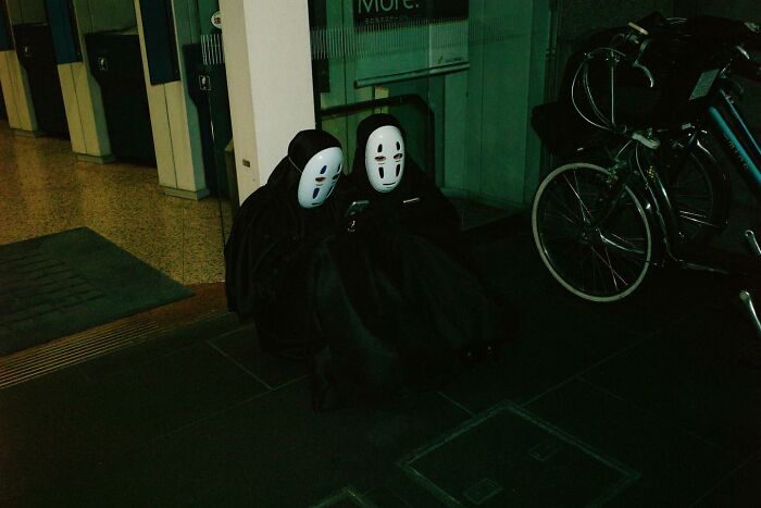 40 New Photos That Show What Daily Life In Japan Looks Like By Photographer Shin Noguchi