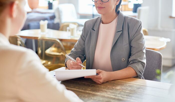 20 Entrevistas de trabajo tan inusuales que hicieron que contrataran inmediatamente a los candidatos o fueran rechazados