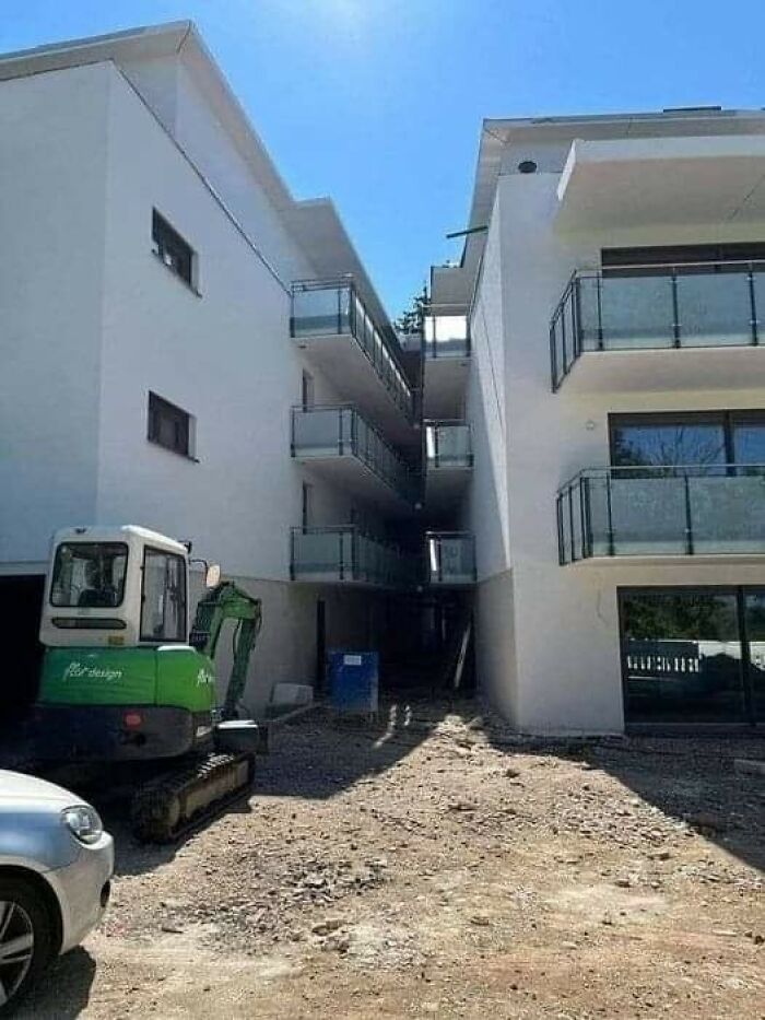 50 Unfortunate Construction Fails That Are Terrifying But Hilarious