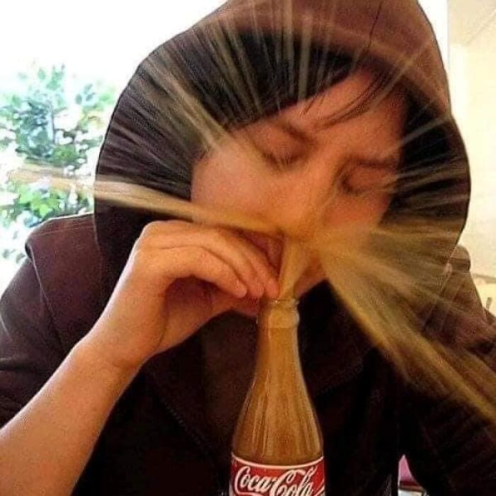 26 Random And Confusing Moments Of Humans Just Being Humans, As Shared On This Facebook Page (New Pics)