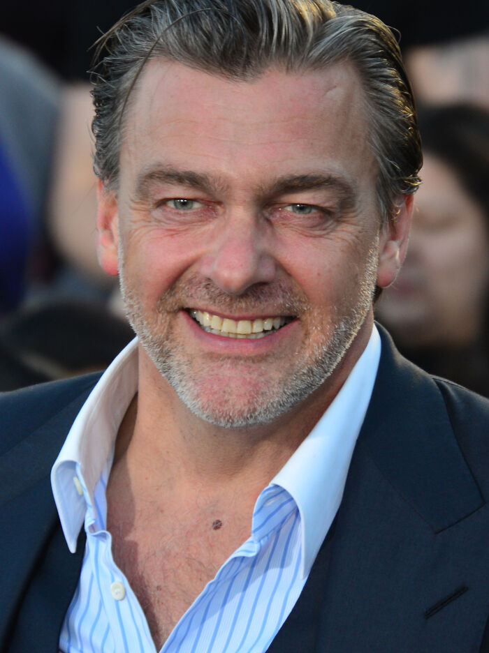 La gente en Internet expresa sus condolencias por la muerte del querido actor Ray Stevenson, fallecido a los 58 a