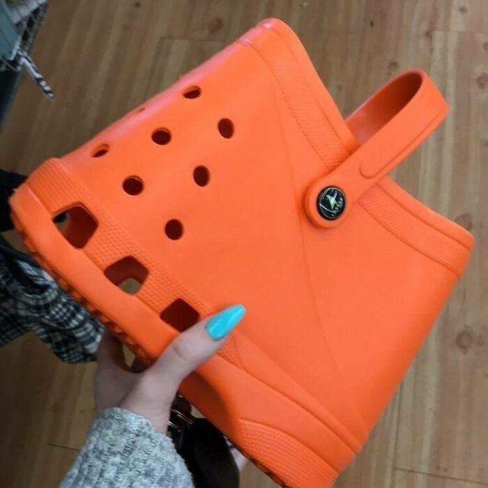 50 Unsettling Posts From This Instagram Account Dedicated To Sharing Cursed And Weird Pics