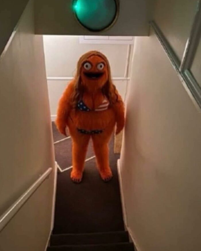 50 Unsettling Posts From This Instagram Account Dedicated To Sharing Cursed And Weird Pics