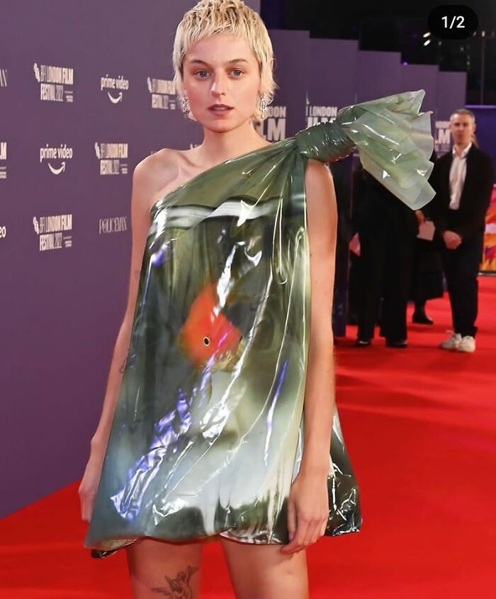  Qué ropa rara… 