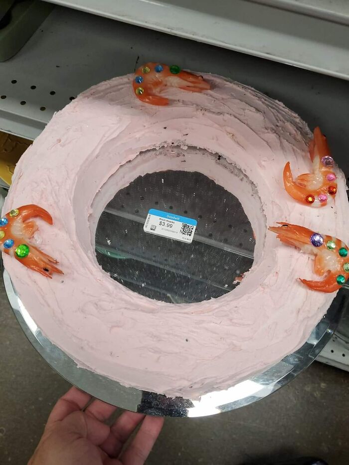 Encontrado en una tienda de segunda mano. Yo... yo... Quiero decir, ¡¿Qué?!