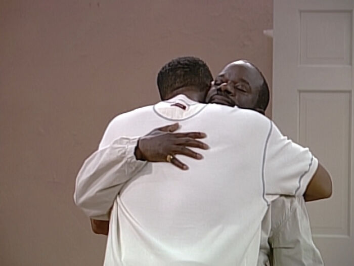 En el primer episodio de "El Príncipe de Bel-Air", Will le pide a Geoffrey que no use el título de Señor. Geoffrey dice que es necesario para un mayordomo