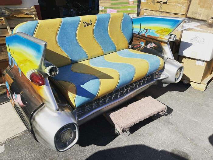 Un sillón funky Dali acaba de llegar. A la venta el viernes