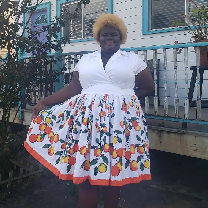  Hace demasiado frío para este vestido ahora, ¡pero aun así me encanta!