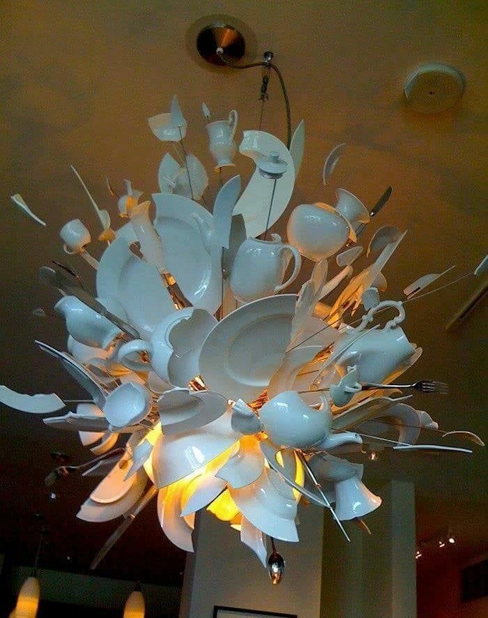 No voy a acercarme a este candelabro, ya me lo imagino cayendo