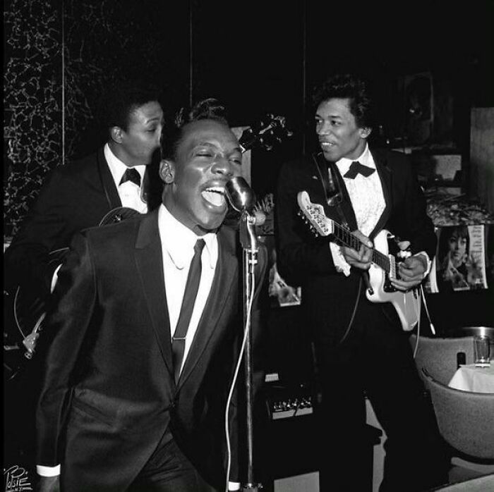 Jimi Hendrix tocando para Wilson Pickett en 1966