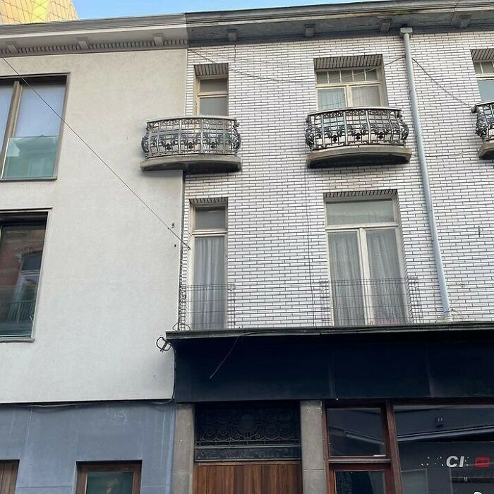 Este balcón quiere abarcar demasiado