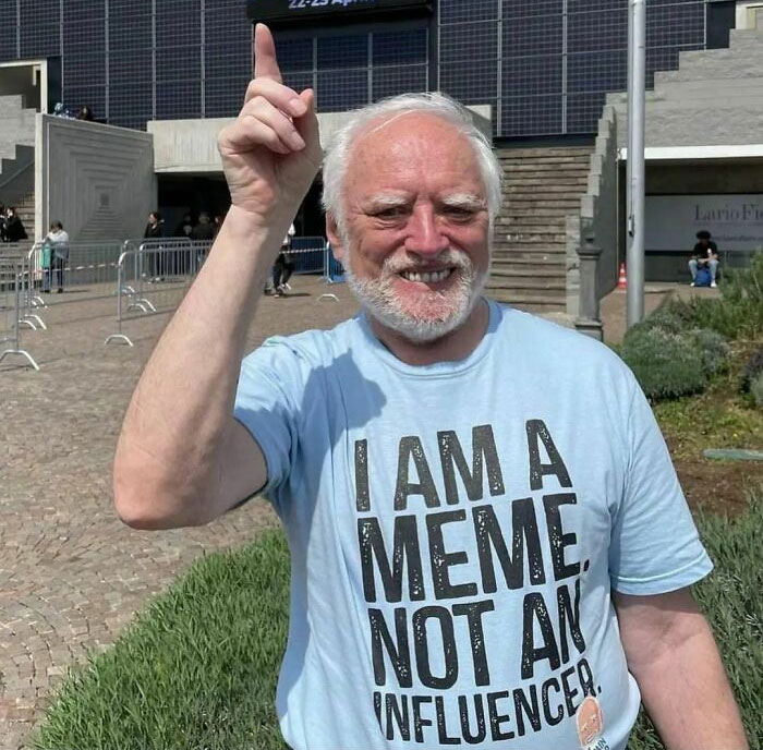 30 Unhinged T-Shirts That People Just Had To Take A Pic Of, As Shared On This Instagram Page