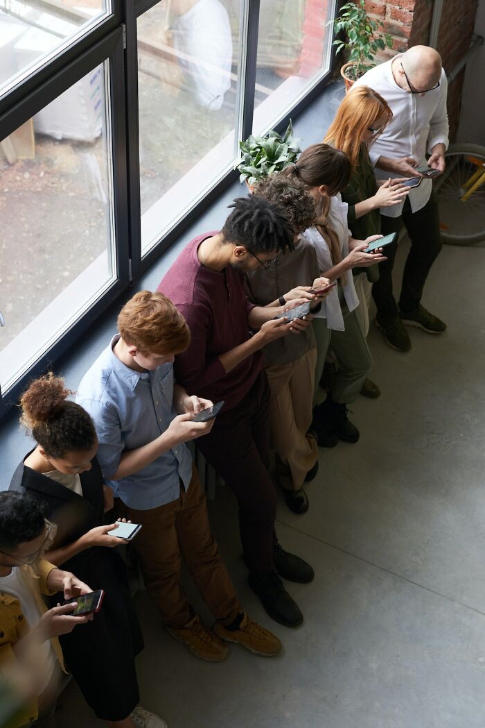 20 Señales de alarma de ofertas de empleo que gritan "aléjate mientras puedas", señaladas por la gente en Internet