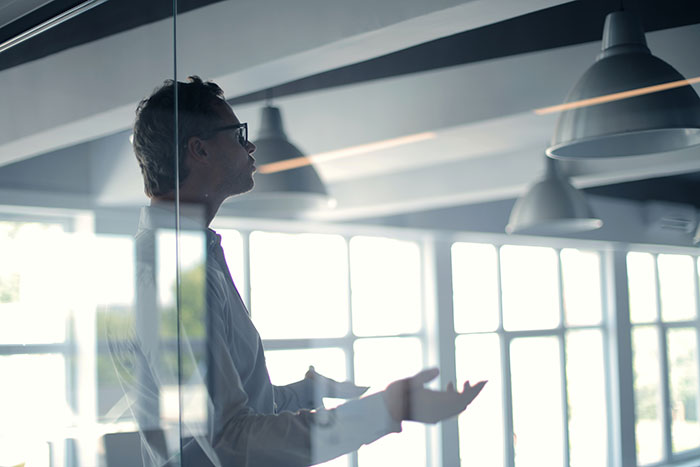 10 Insultos educados pero tajantes que usar en la oficina sin perder tu trabajo