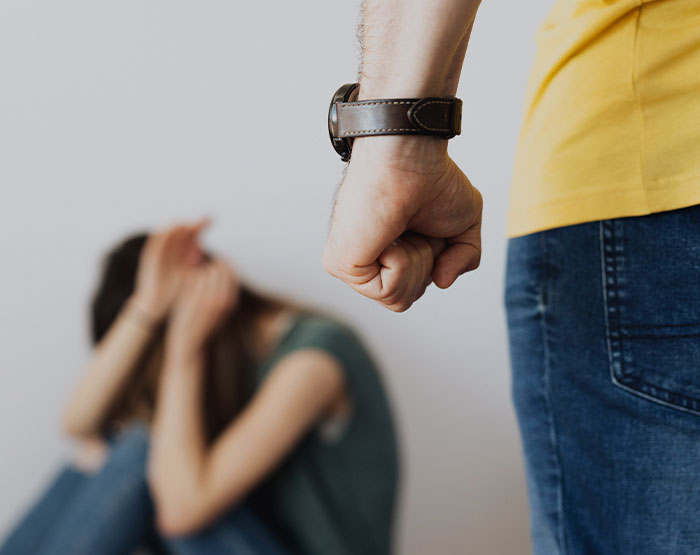 20 Personas comparten las cosas imperdonables que sus padres les hicieron pasar