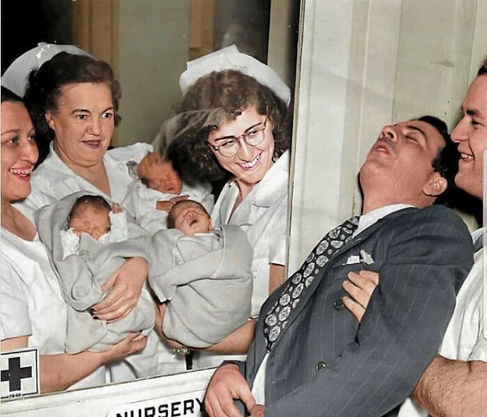 Padre se desmaya tras conocer a sus trillizos en 1946, antes de inventarse el ultrasonido