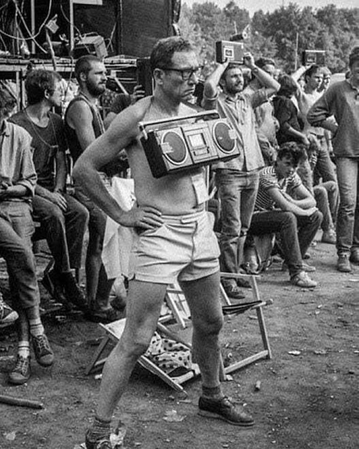 Grabando en cassete un festival de música en Polonia, años 80
