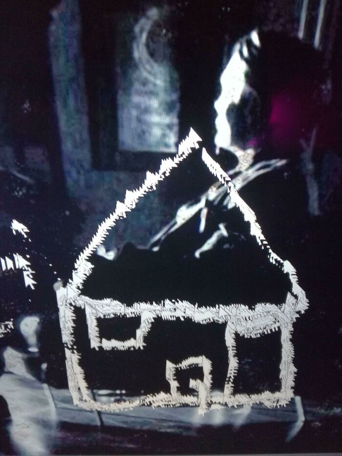 Mi PC no paraba de quedarse tirado y el cursor del ratón se multiplicaba, así que dibujé una casa con ello