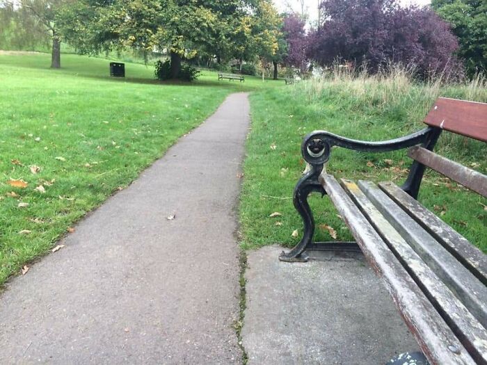 30 Photos That Look Normal At First Glance But Become Hilarious When You Catch The Small Details