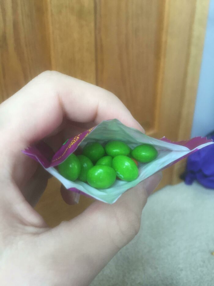 Abro un paquete de Skittles y veo esto