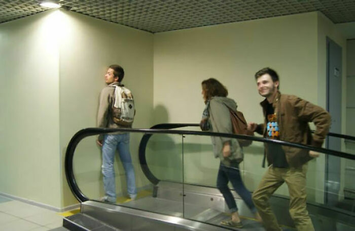 Necesitas un carrito y un búho para salir de estas escaleras