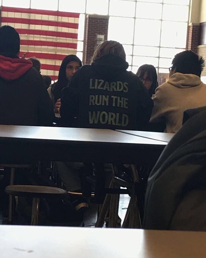 50 Times People Spotted The Most ‘Cursed Shirts’ In The Wild And Had To Share Them Online