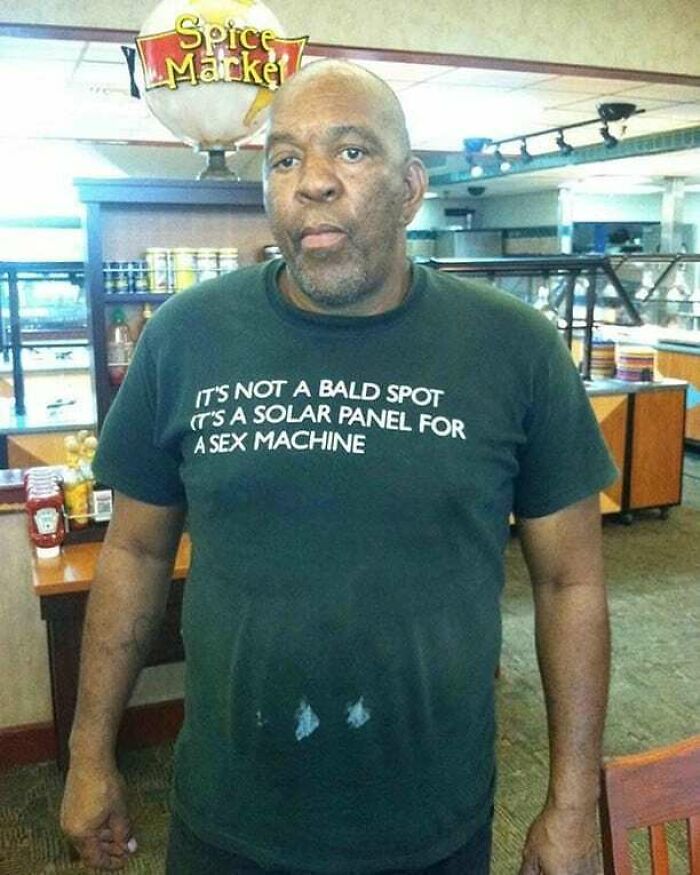 50 Times People Spotted The Most ‘Cursed Shirts’ In The Wild And Had To Share Them Online